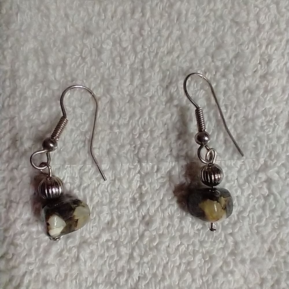 Green stone wire dangle earrings